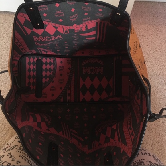 COPY - MCM tote Bag - Picture 2 of 5